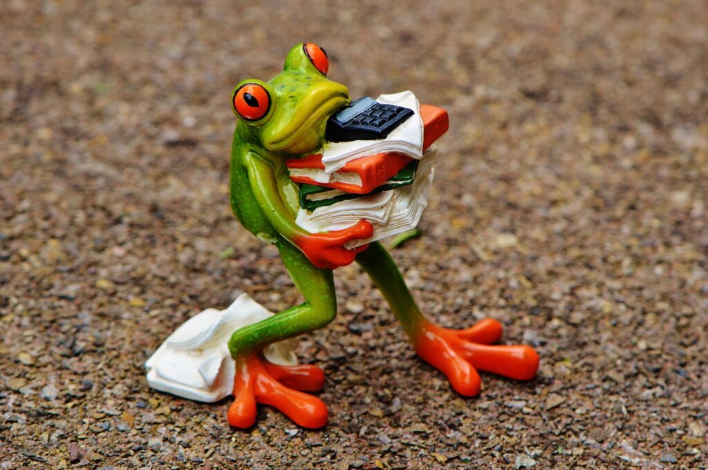 frog, figure, files, stack, pile of files, office, decoration, green, nature, animal, fun, cute, ceramic, calculator, office work, work, stress